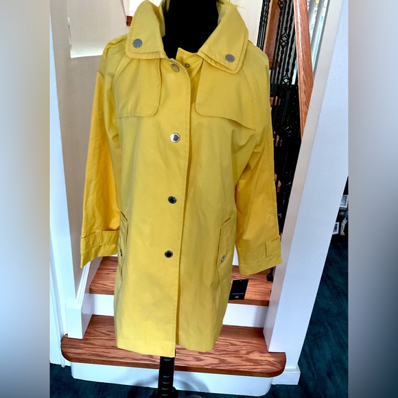 London Fog Jackets & Blazers - NWT LONDON FOG TRENCH COAT